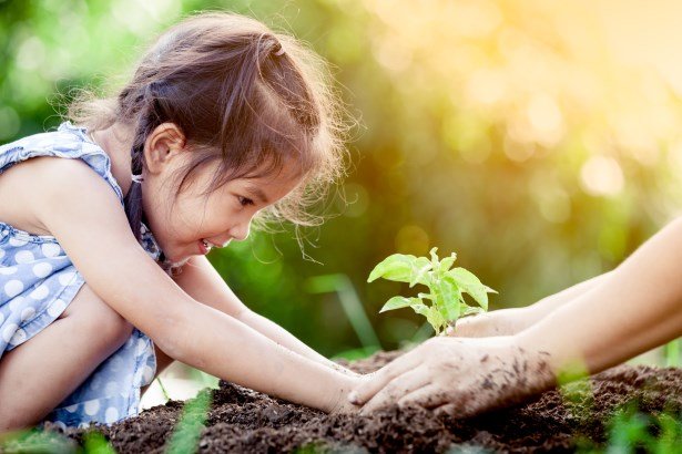 Ba điều cha mẹ cần “buông bỏ” để con cái có tương lai hơn