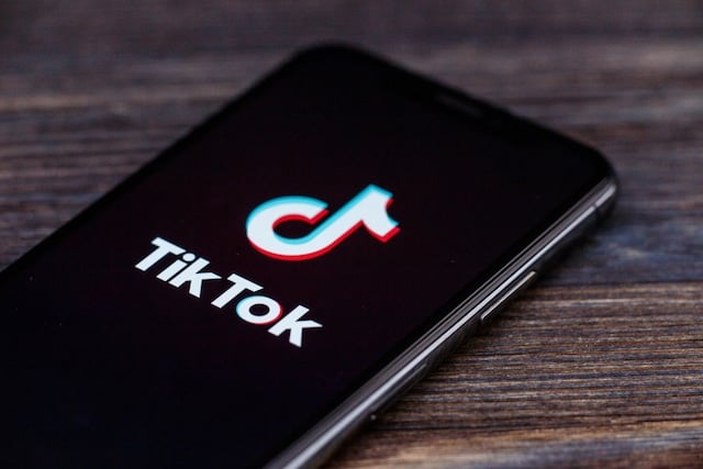 cấm TikTok