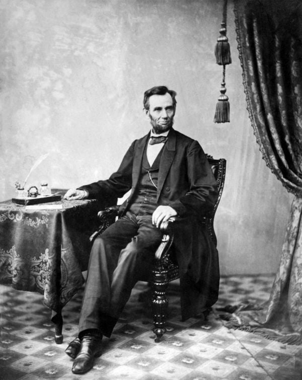 Tổng thống Abraham Lincoln: Nhân phẩm là cây, thanh danh là bóng